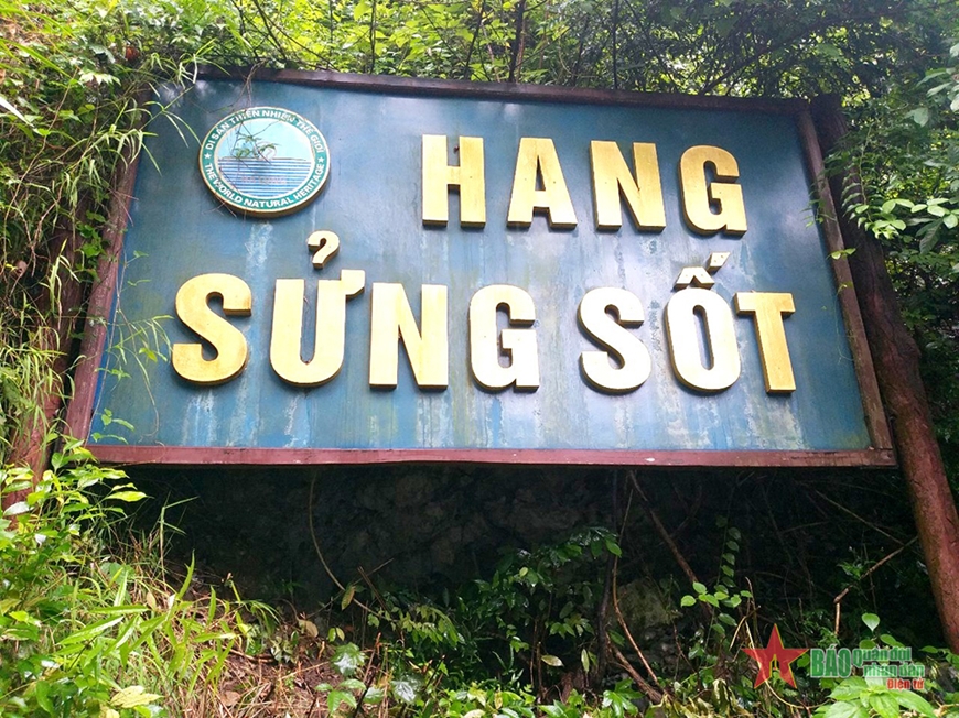   Hang Sửng Sốt được bình chọn là một trong 10 hang động đẹp nhất thế giới năm 2012.