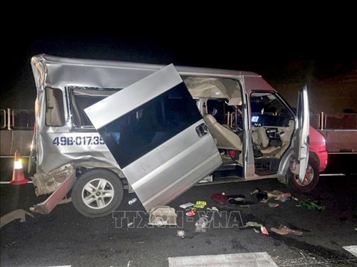 Bình Thuận: Va chạm giữa hai xe khách trên cao tốc, 6 người bị thương