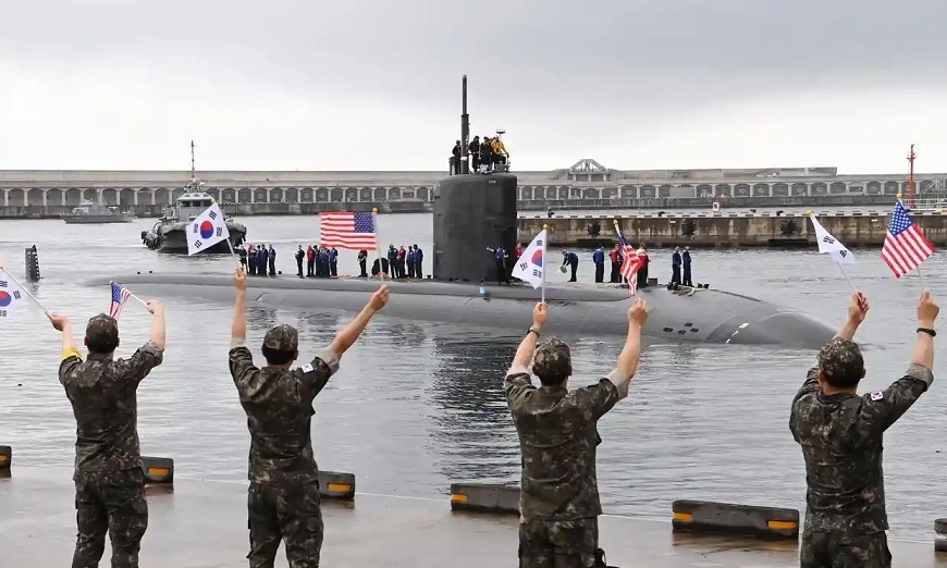 Tàu USS Annapolis đến căn cứ hải quân ở đảo Jeju, Hàn Quốc, ngày 24-7. Ảnh: Bộ Quốc phòng Hàn Quốc 