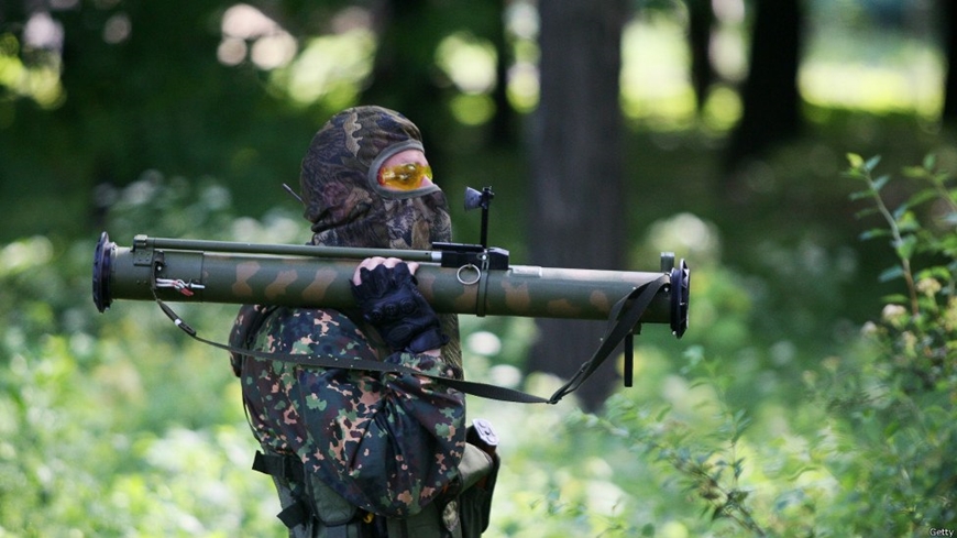 &nbsp;MRO-A l&agrave; s&uacute;ng phun lửa bộ binh cỡ nhỏ cầm tay, giống như s&uacute;ng ph&oacute;ng lựu chống tăng. Ảnh: ARES