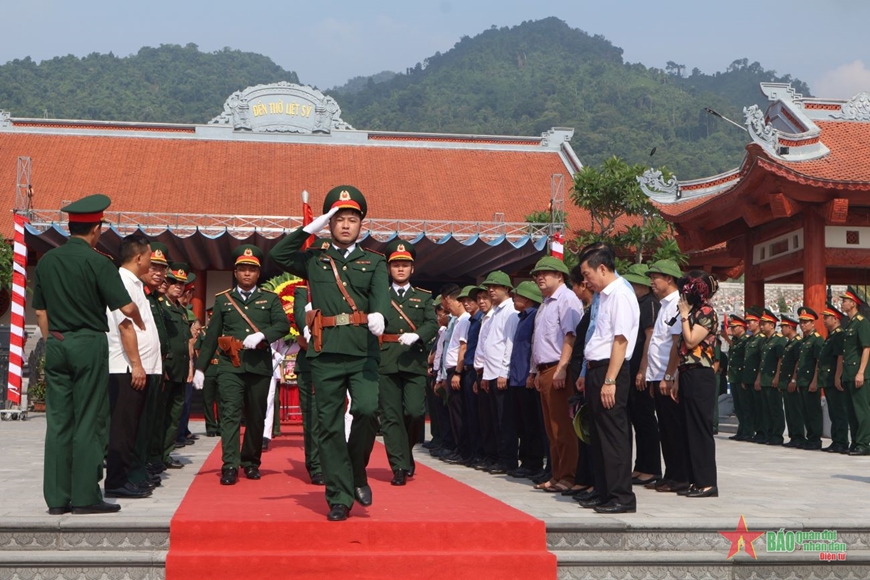 Truy điệu, an táng các hài cốt liệt sĩ tại Hà Giang.