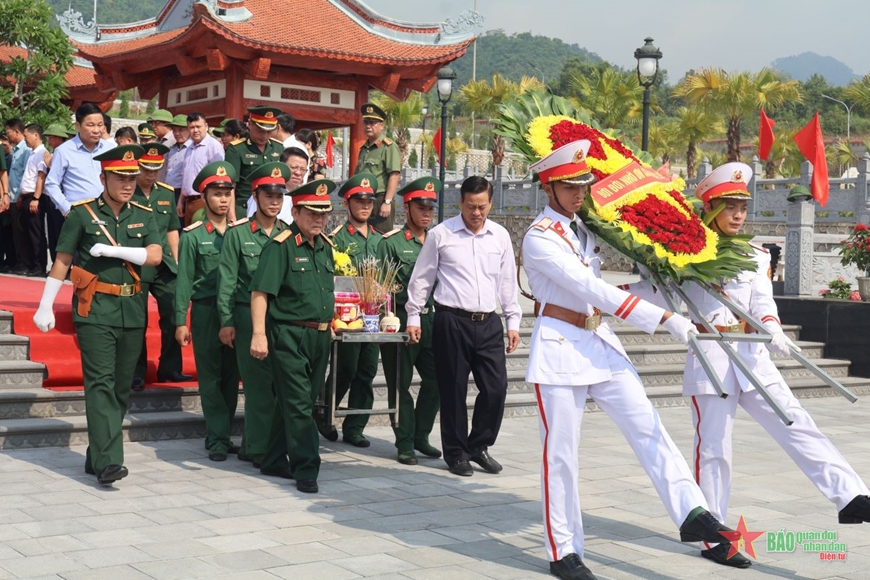  Truy điệu, an táng các hài cốt liệt sĩ tại Hà Giang.