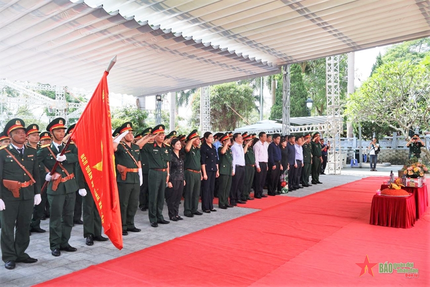  Các đại biểu dự Lễ viếng, truy điệu, an táng các hài cốt liệt sĩ tại Hà Giang.