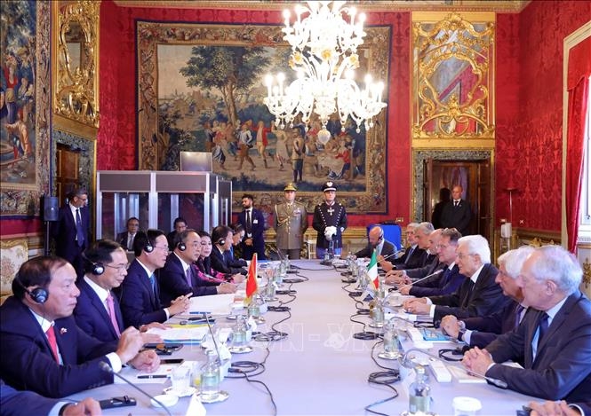 Chủ tịch nước Võ Văn Thưởng và Tổng thống Italy Sergio Mattarella hội đàm sau lễ đón. 
