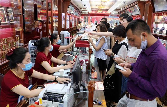 Giá vàng hôm nay (27-7): Vàng trong nước phiên chiều giảm 50 nghìn đồng/ lượng. 