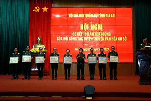 Bộ CHQS tỉnh Gia Lai tổ chức sơ kết 10 năm hoạt động của Đội Công tác tuyên truyền văn hóa cơ sở
