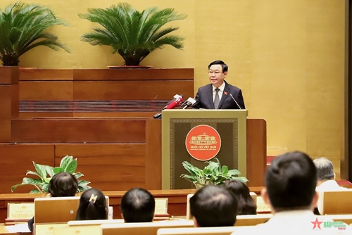 Chủ tịch Quốc hội Vương Đình Huệ: Quốc hội lắng nghe ý kiến, tâm tư, nguyện vọng của công nhân để hoạch định, hoàn thiện pháp luật