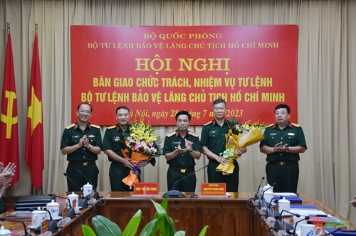 Bàn giao chức trách, nhiệm vụ Tư lệnh Bộ tư lệnh Bảo vệ Lăng Chủ tịch Hồ Chí Minh