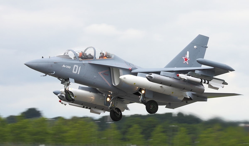 Máy bay huấn luyện chiến đấu Yak-130 sẽ được nâng cấp ngang tầm chiến đấu cơ Su-25. Ảnh: Bulgarian Military 