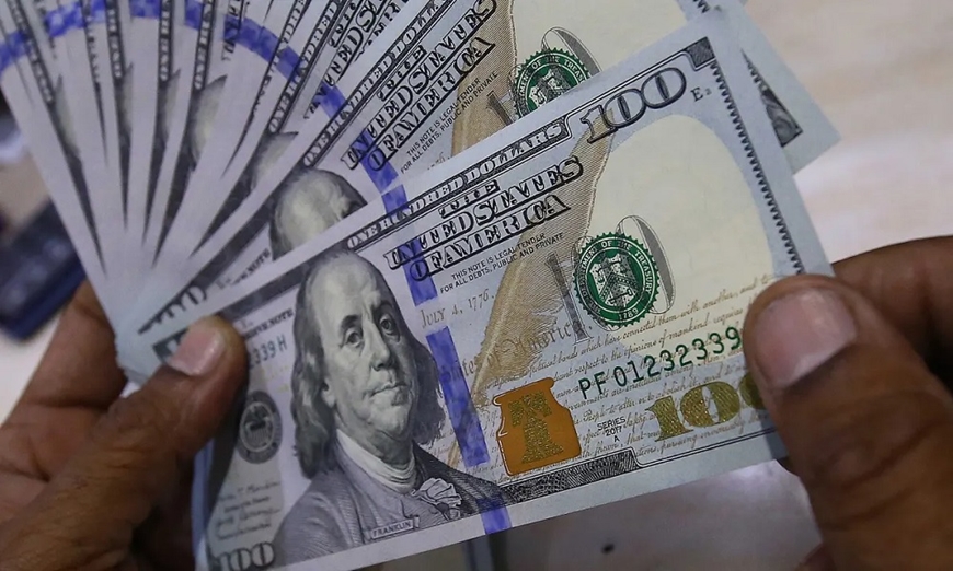 Tỷ giá USD hôm nay 30-7-2023: Đồng USD tiếp đà tăng tuần. Ảnh minh họa: Reuters 