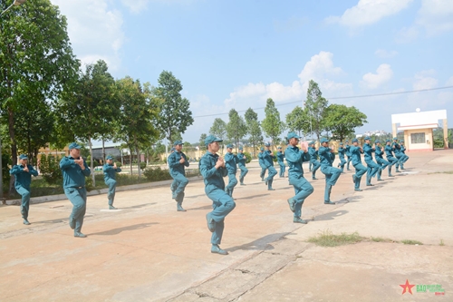 Hiệu quả mô hình “Đại đội dân quân thường trực luân phiên tập trung huấn luyện” ở Bình Phước