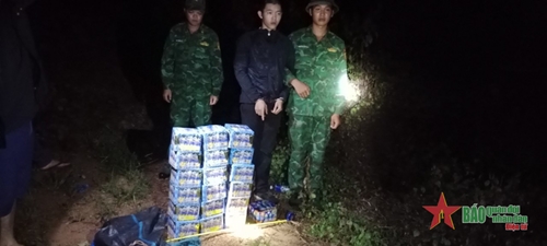 Đồn Biên phòng Cửa khẩu Quốc Tế Lệ Thanh và Bộ đội Biên phòng tỉnh Gia Lai bắt giữ 30 kg pháo lậu        