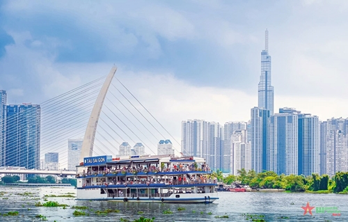 TP Hồ Chí Minh: Diễu hành du thuyền, tàu du lịch trên sông Sài Gòn tại lễ hội sông nước