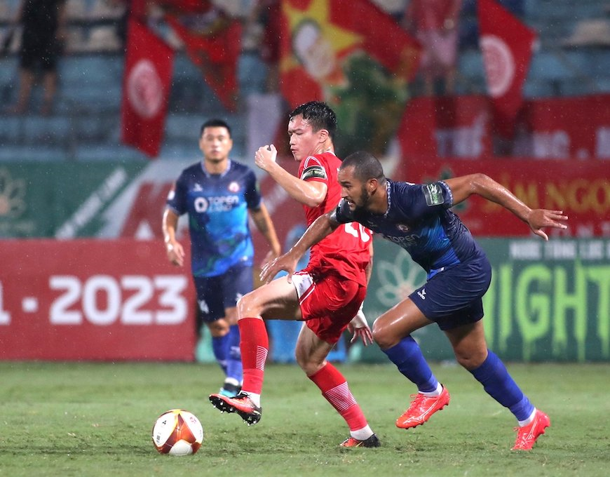 Viettel lỡ cơ hội chiếm ngôi đầu bảng khi hòa Bình Định