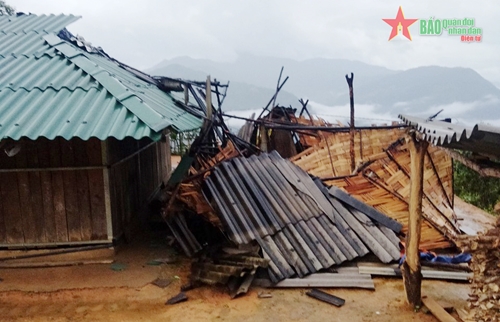 Điện Biên: Mưa lớn, gió lốc gây nhiều thiệt hại về tài sản của người dân