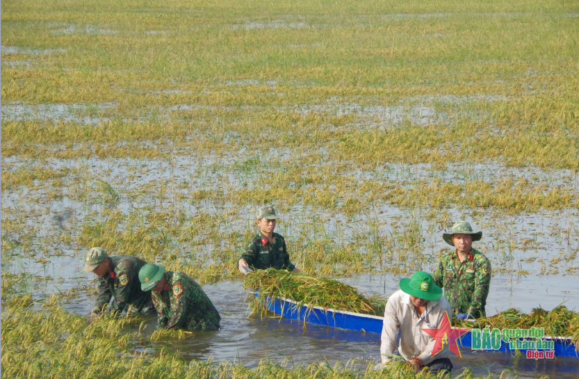 Ở đâu dân khó, ở đó có bộ đội