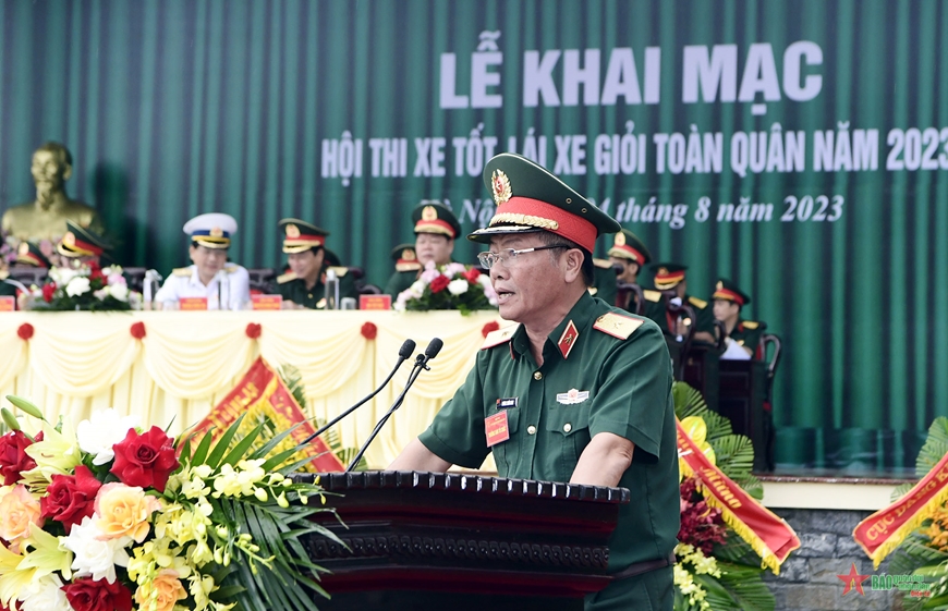  Thiếu tướng Dương Xuân Nam phát biểu khai mạc hội thi.
