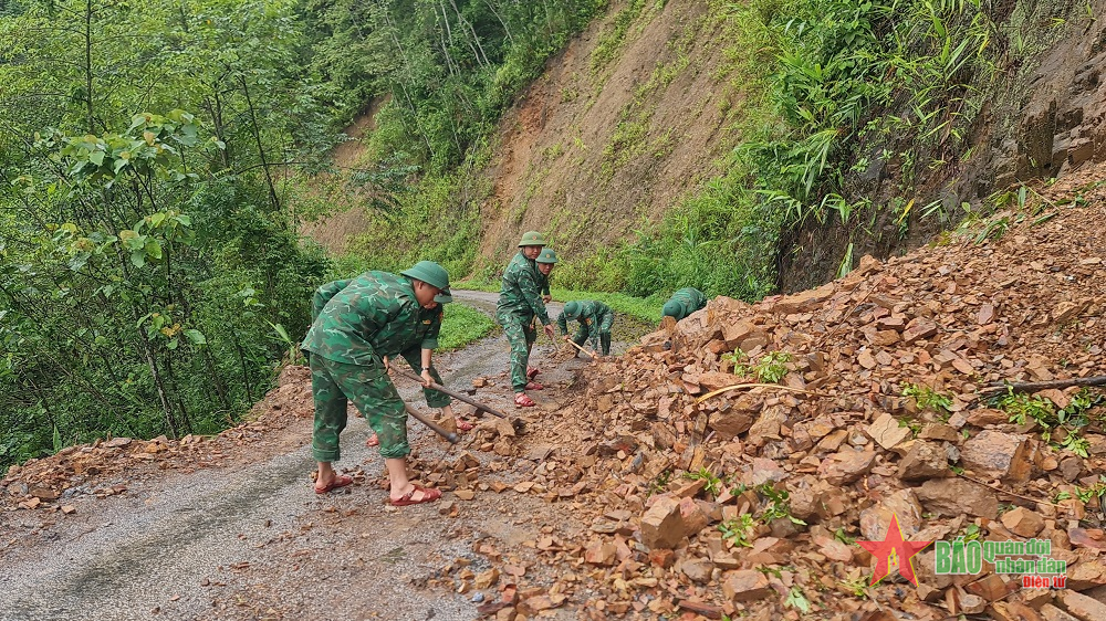 Sơn La: Đồn Biên phòng Mường Lèo khắc phục hậu quả thiên tai