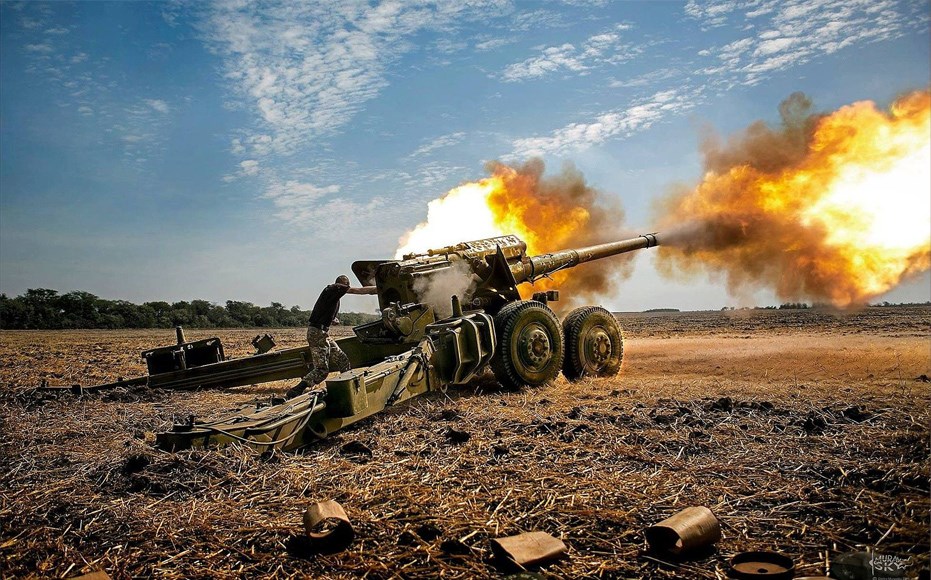 2A36 Giatsint-B - Lựu pháo bách phát bách trúng của Nga