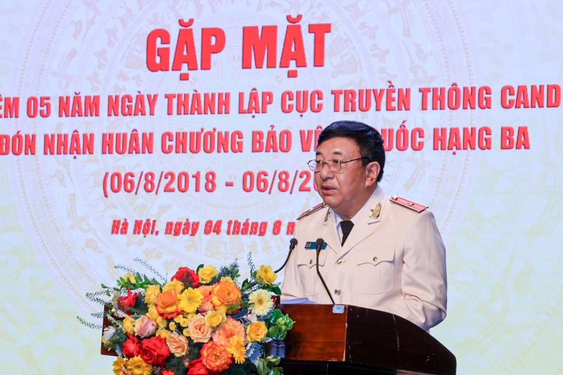 Thiếu tướng Đỗ Triệu Phong trình bày diễn văn tại kỷ niệm. 
