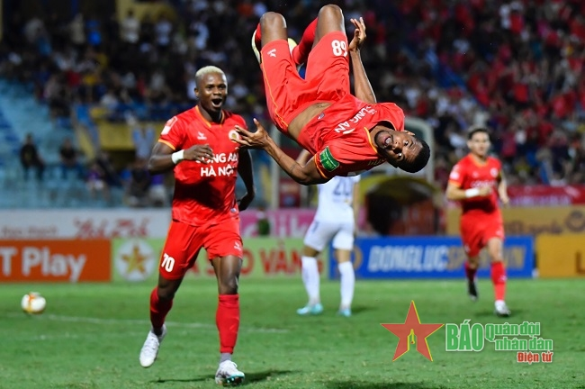 Đánh bại Hà Nội FC, Công an Hà Nội chiếm ngôi đầu bảng V-League