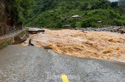 Yên Bái: Thông báo phương án phân luồng giao thông trên quốc lộ 32 do mưa lũ