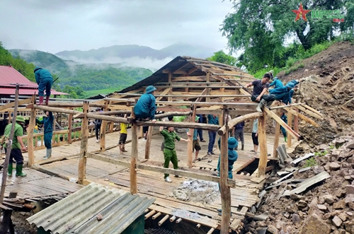 Sơn La: Ban CHQS huyện Mường La tích cực tham gia khắc phục hậu quả mưa lũ, sạt lở
