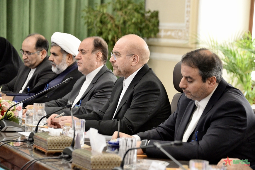 Chủ tịch Quốc hội Vương Đình Huệ hội đàm với Chủ tịch Quốc hội Iran Mohammad Bagher Ghalibaf