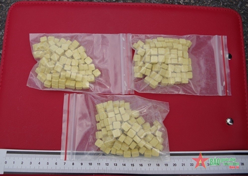 Gia Lai: Phát hiện 300 viên ma túy giấu trong hộp ngũ cốc