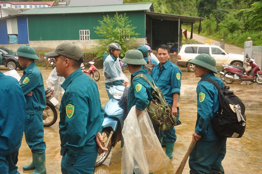 Yên Bái: Bộ đội, dân quân và các lực lượng tích cực giúp dân khắc phục hậu quả mưa lũ