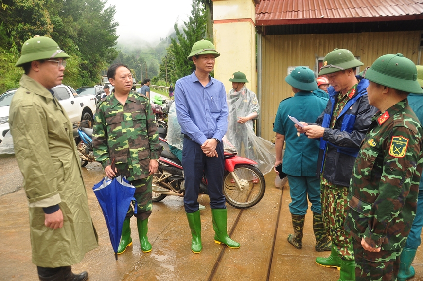 Yên Bái: Bộ đội, dân quân và các lực lượng tích cực giúp dân khắc phục hậu quả mưa lũ