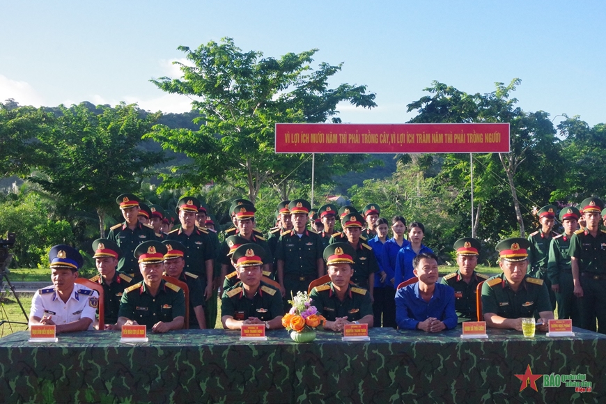 Trung đoàn 152 (Quân khu 9): Trồng 5.000 cây xanh trên đảo Thổ Chu Trung đoàn 152 (Quân khu 9): Trồng 5.000 cây xanh trên đảo Thổ Chu