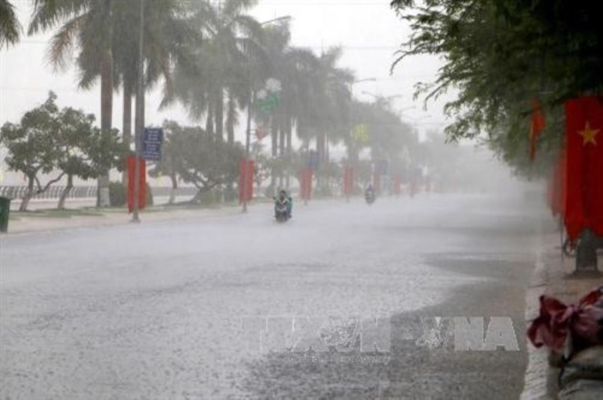 Thời tiết hôm nay (10-8): Khu vực Bắc Bộ chiều tối và đêm có mưa rào và dông