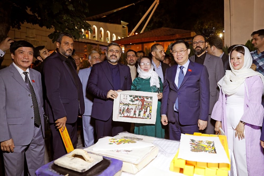 Chủ tịch Quốc hội Vương Đình Huệ dự khai mạc Tuần lễ Văn hóa Việt Nam tại Iran