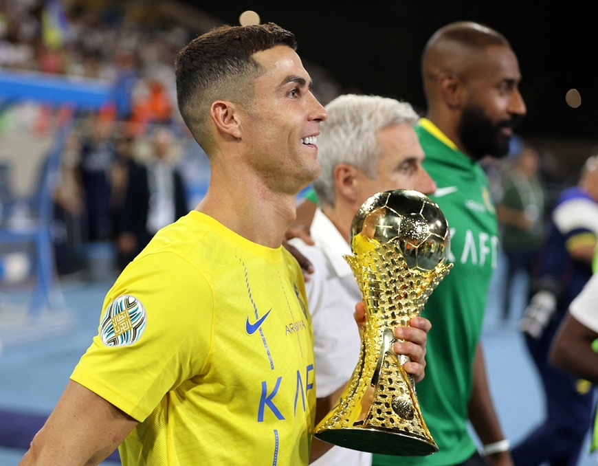 Ronaldo lập cú đúp, Al Nassr làm nên lịch sử