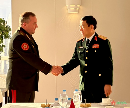 Đại tướng Phan Văn Giang gặp song phương Bộ trưởng Quốc phòng Belarus