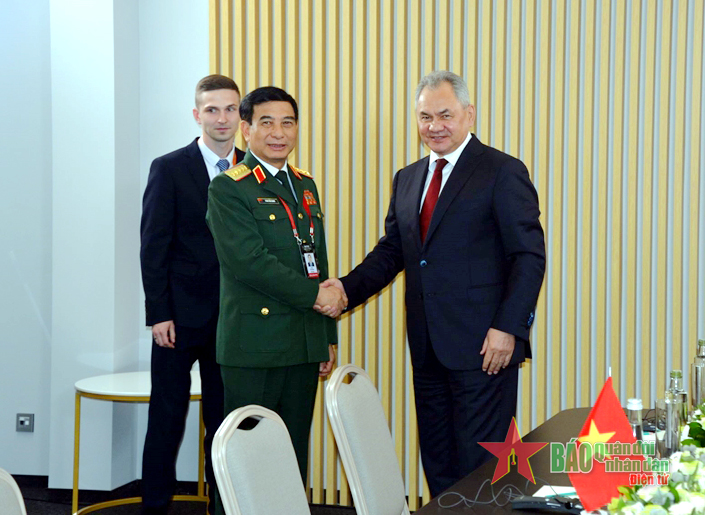 Đại tướng Phan Văn Giang hội đàm với Bộ trưởng Bộ Quốc phòng Liên bang Nga