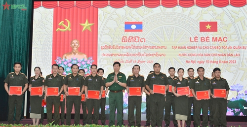 Bế mạc tập huấn nghiệp vụ cho cán bộ tòa án quân sự Lào