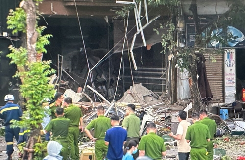 Bốn người bị thương trong vụ nổ bình ga ở phố Yên Phụ, Hà Nội