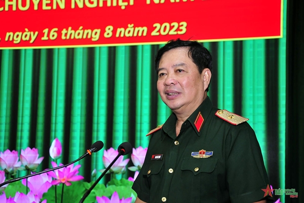 Bộ tư lệnh TP Hồ Chí Minh tổ chức học tập các chuyên đề giáo dục chính trị