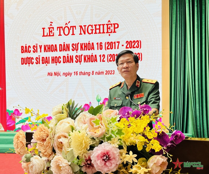 Học viện Quân y trao bằng tốt nghiệp cho hơn 200 bác sĩ đa khoa và dược sĩ