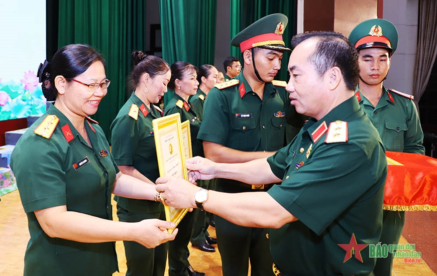 Trường Sĩ quan Lục quân 2 tuyên dương chủ tịch công đoàn tiêu biểu