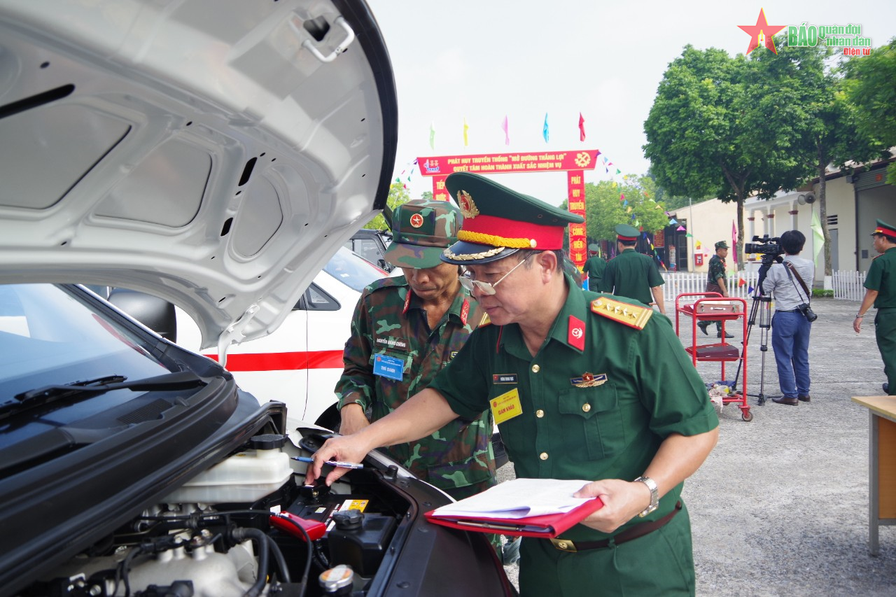 Lữ đoàn 249 nâng cao chất lượng xây dựng chính quy nền nếp công tác kỹ thuật xe-máy