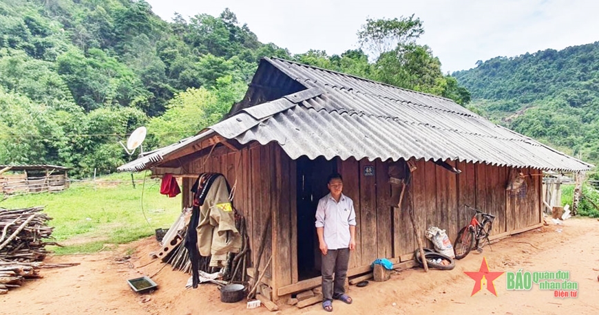Sơn La: Đồn Biên phòng Chiềng Sơn bàn giao nhà tặng hộ nghèo nơi biên giới