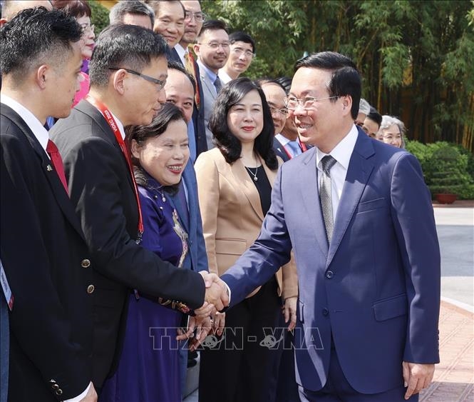 Chủ tịch nước Võ Văn Thưởng gặp mặt các đại biểu dự Hội nghị Quốc tế Răng hàm mặt 2023