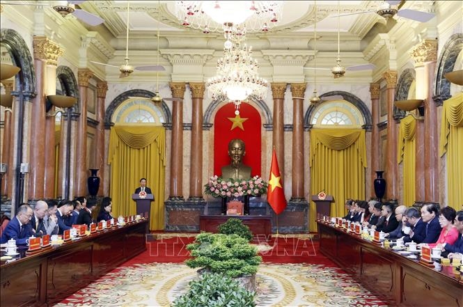 Chủ tịch nước Võ Văn Thưởng gặp mặt các đại biểu dự Hội nghị Quốc tế Răng hàm mặt 2023