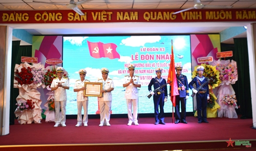 Lữ đoàn Công binh 83 Hải quân đón nhận Huân chương Bảo vệ Tổ quốc hạng Nhì
