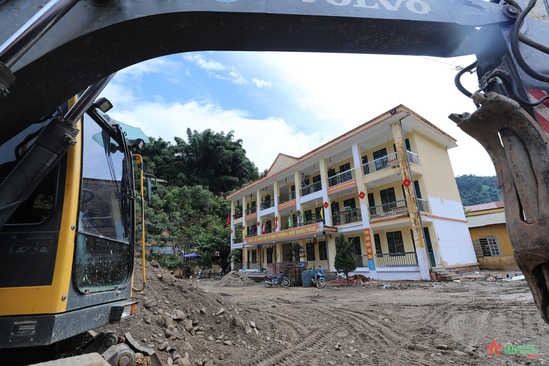 Mù Cang Chải vượt khó đón năm học mới đúng kế hoạch