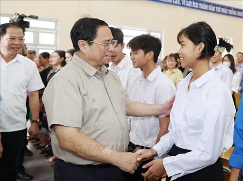 Thủ tướng Chính phủ Phạm Minh Chính kiểm tra công tác chuẩn bị năm học mới 2023-2024 tại Kon Tum