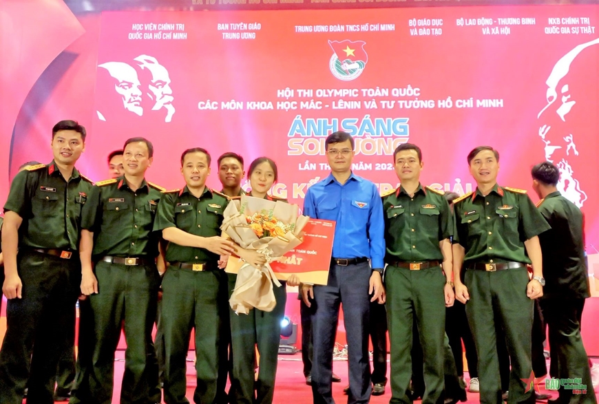 Đội tuyển Thanh niên Quân đội giành giải Nhất toàn quốc Hội thi Olympic “Ánh sáng soi đường”
